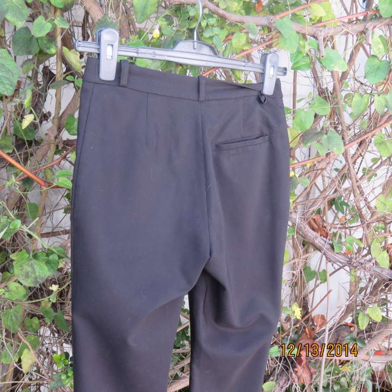 Dream very black skinny pants by H&M size 30. Three slash pockets. Stretch polycotton.Brand new cond