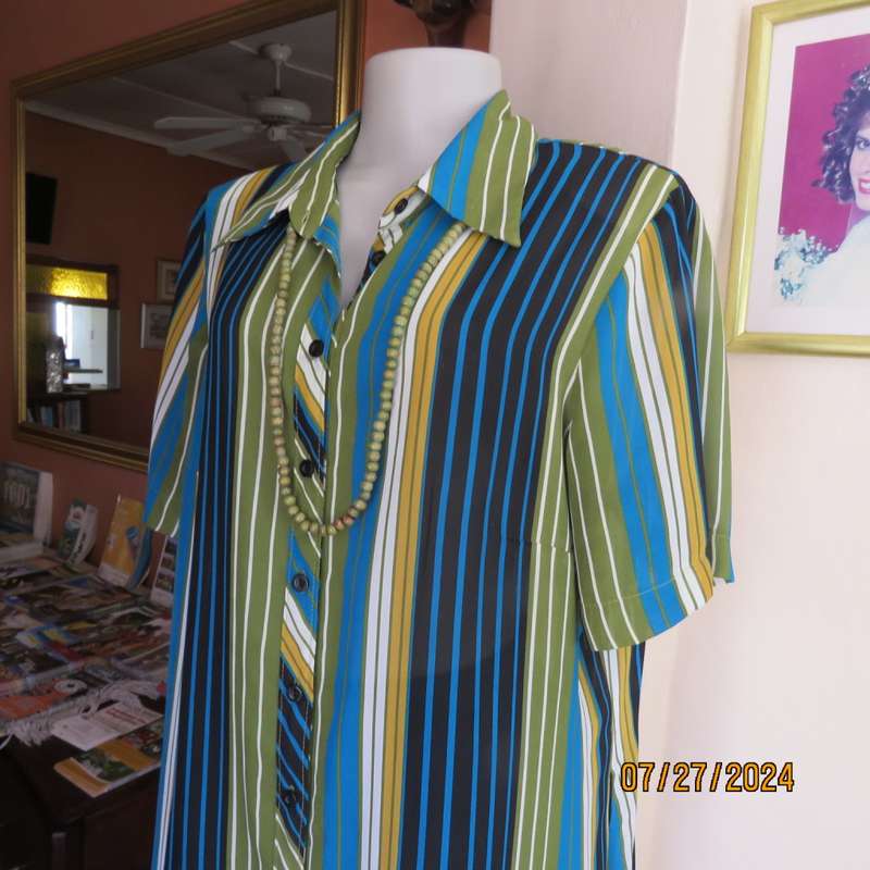Fabulous DONNA CLAIRE size 42 blue/green/mustard/black vertical striped polyester top. Brand new con