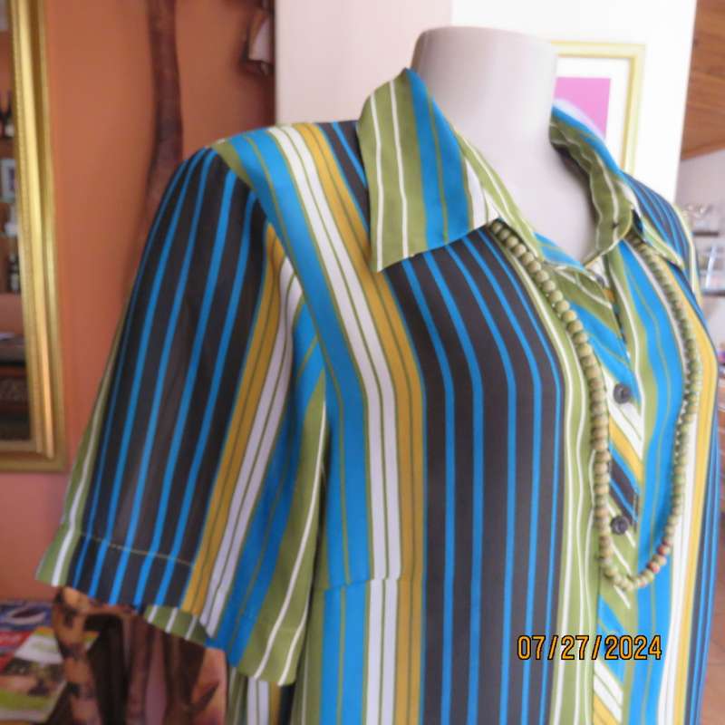 Fabulous DONNA CLAIRE size 42 blue/green/mustard/black vertical striped polyester top. Brand new con