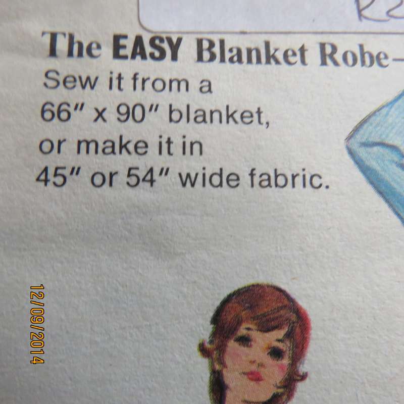 Sewing pattern for easy blanket robe in small, medium and large. By BUTTERICK 6215. Good condition.