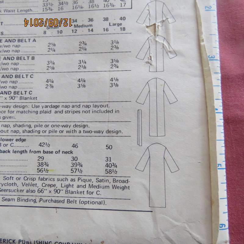 Sewing pattern for easy blanket robe in small, medium and large. By BUTTERICK 6215. Good condition.
