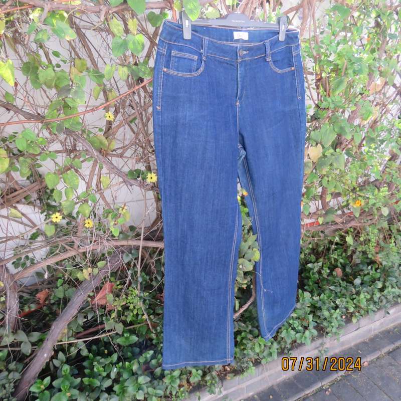 PENNY C size 42 blue denim jeans. Pockets back/front.Bootcut. Some discolouring.Used but in good con