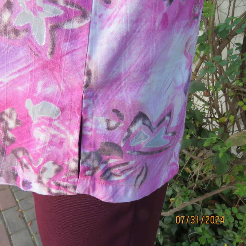 Smart textured cotton top in pink/lilac with white sheer patterns, One pocket.By BIG GOLF size 38.
