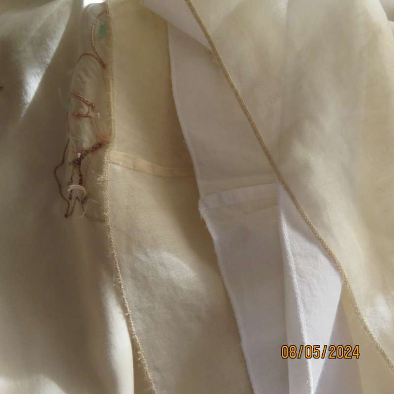 Amazing rich cream A-Line lined skirt in thin cotton with bold floral embroidery.By TRUW. Glam 36