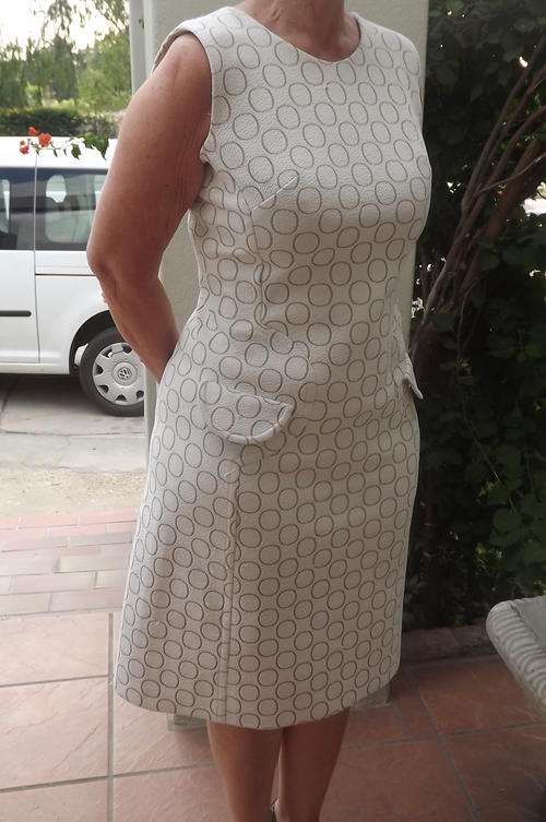 Julie Whyte Knee Length Cream Vintage Dress in size 36/12 - crimplene