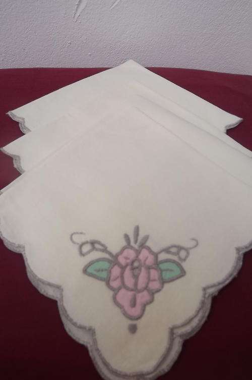 Set of 4 Vintage Embroided Linen Napkins