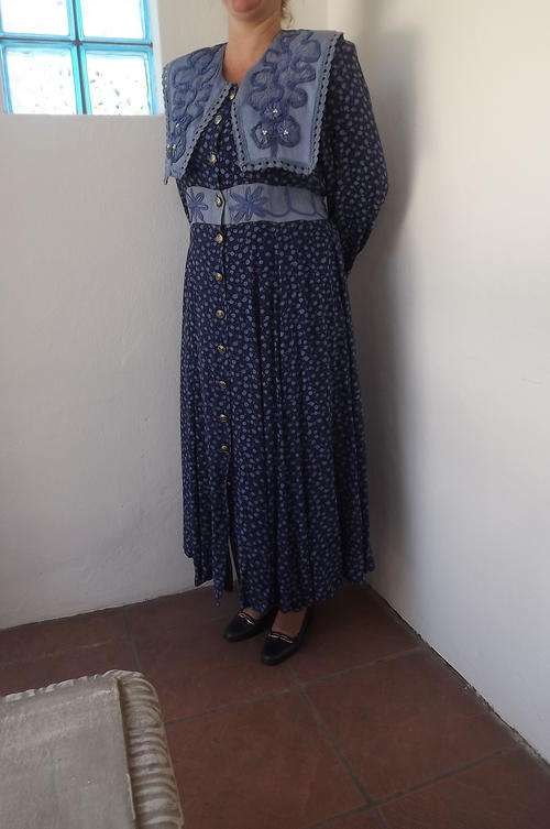Navy Floral Country Style Long Sleeve Dress. Will fit size 38/14