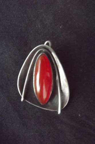 Beautiful Brooch / Pendant with Gemstone - possibly silver