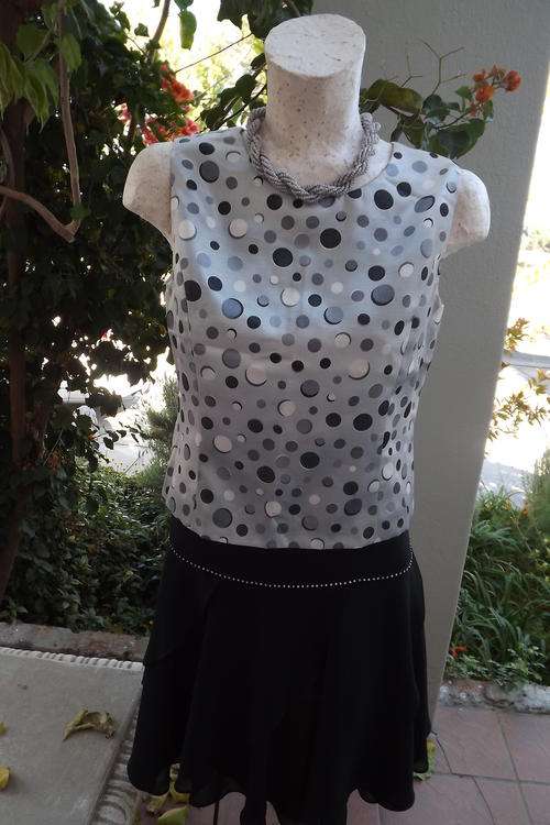 Vintage Satin Light Grey Top with Black & White Dots in size 34