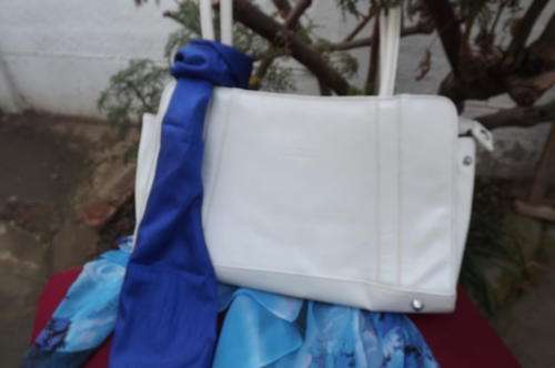 White Fimont Handbag in Patent Leather - 19x30cm - very good condition