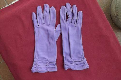 Pair of Vintage Jacaranda Colour Ladies Gloves by Dovelle No 7 - as new