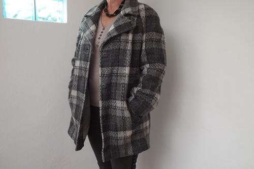 Winter is Here! - Grey Checkered Fully Lined Jacket from Alveco in size 16/40 - very good condition