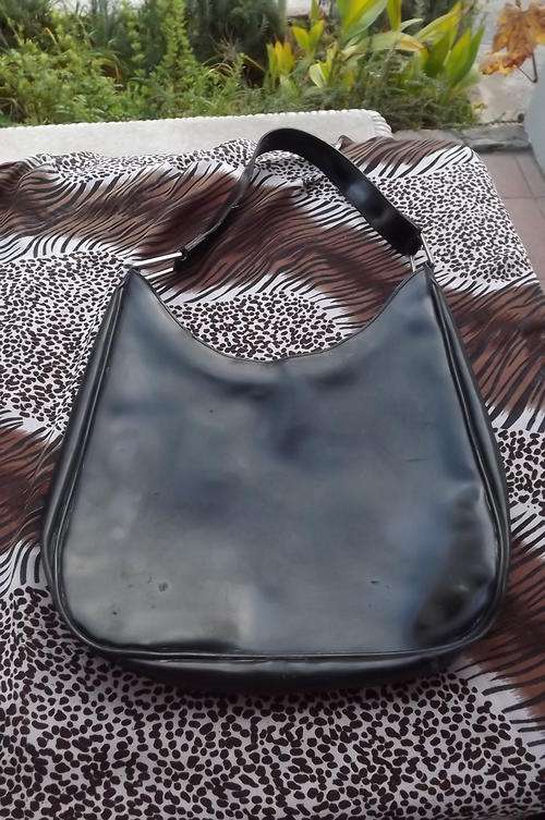 Black Plastic Este Lauder Bag - 25x34cm