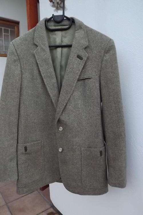 Stunning Light Olive Green Tweed Rex Trueform Jacket sold by Wolmans of Bloemfontein in size 36L