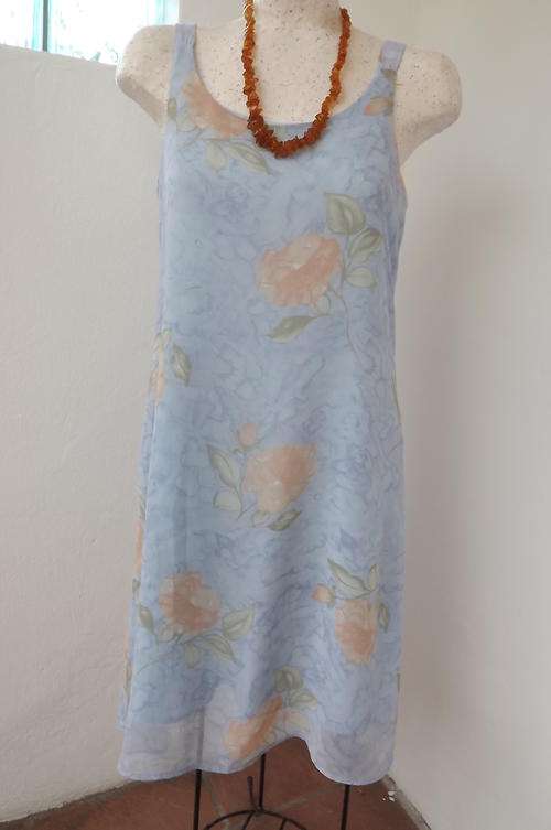 Long Chiffon Lined Top/short dress in Soft Blue with Roses in size 10/34 - Plain & Pretty-good cond