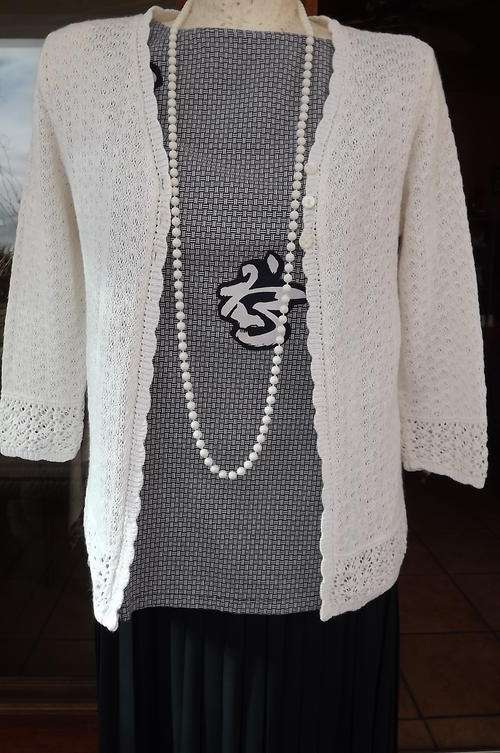 Cream Knitted Cardigan in Cotton & Acrylic - will fit size 10/34 - beautiful-in excellent condition