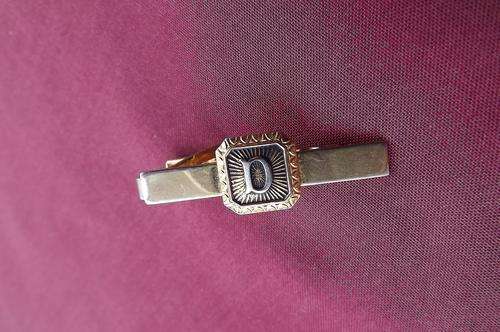 Beautiful Tie Pin with D Initial in very good condition