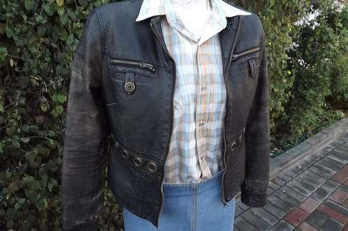 Dianizi Ladies 100% PU Bikers Jacket in size 8/32 - 2 pockets & stud decoration on front