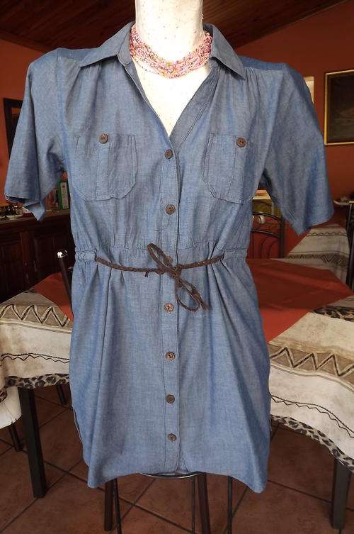 Kumaro Long Denim Colour 100% Cotton top with pull string middle - size 8/32 - good condition