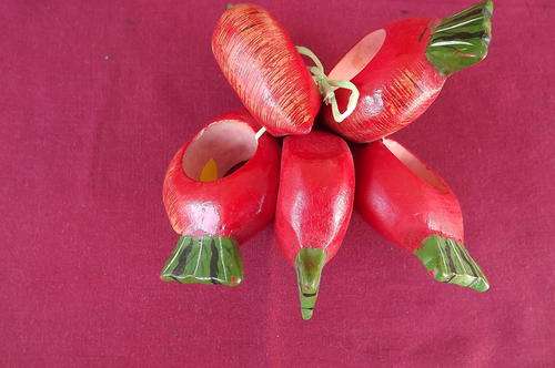 Set of 5 Wooden Red Pepper Serviette Rings - perfect for outdoor entertaining
