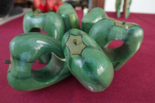 Set of 5 Wooden Green Pepper Serviette Rings - perfect for outdoor entertaining