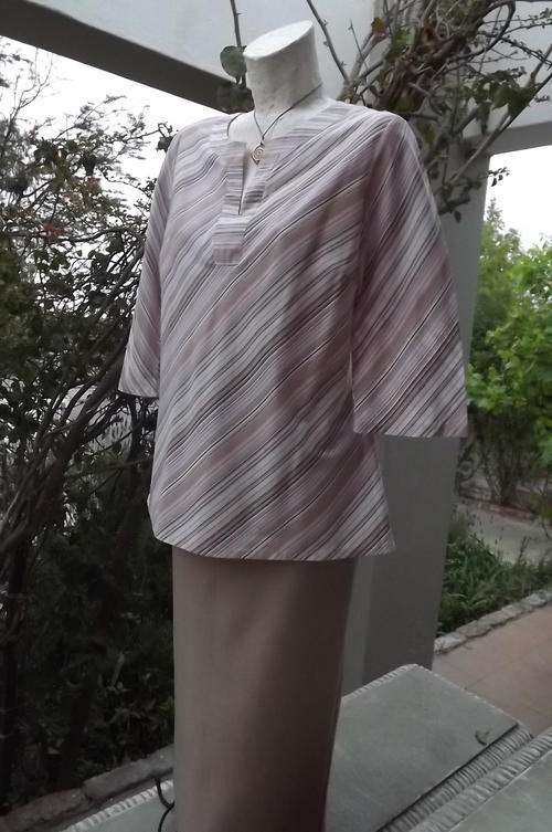 Express Polycotton Pink & Beige Striped Ladies Top in size 12/36 - Opening in front - as new