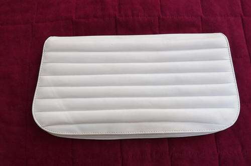 White Clutch Bag in Pretty Design and still in good condition - 18x31cm