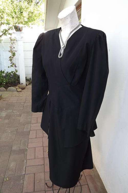 Black Vintage Dress in Beautiful Style by Shelley in size 18/42 - 100% wash & wear Polyester