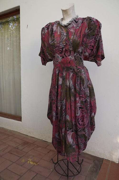 Stunning Colourful Viscose Dress in a Unique Style by Pizzo in size 12/36 - good condition