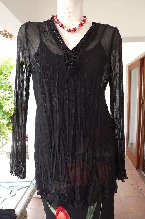Black Long Crinkled Long Sleeve Top in Polyester with Silver Thread in size 12/36 - never used