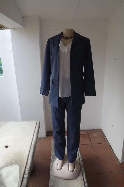 Suits Steel Blue Long Sleeve Firm Polyester Ladies Pants Suit in size 8 32 by Truworths as new was sold for 120.00 on 14 Nov at 11 02 by trendyvintage191 in Oudtshoorn ID 119935877