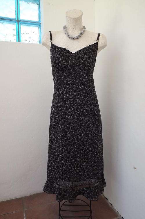 Gorgeous PAU Long Black Chiffon Dress with Small White Floral Pattern in size 10/34 - never used