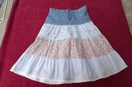 Pretty Long Skirt for 5-6 year old Girl Frilled with Cotton Lace around the seam - good condition