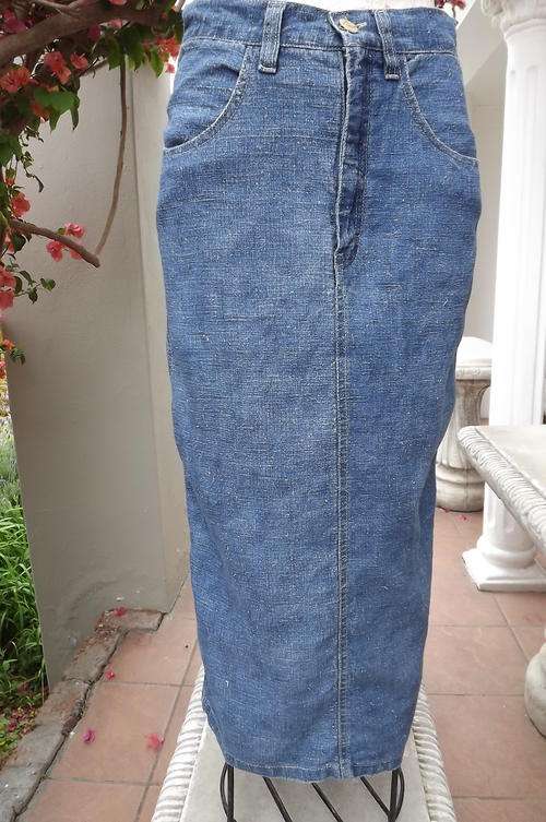 Ronald Sassoon Designer Ankle Length Denim Skirt in 100% Ramie in size 10/34
