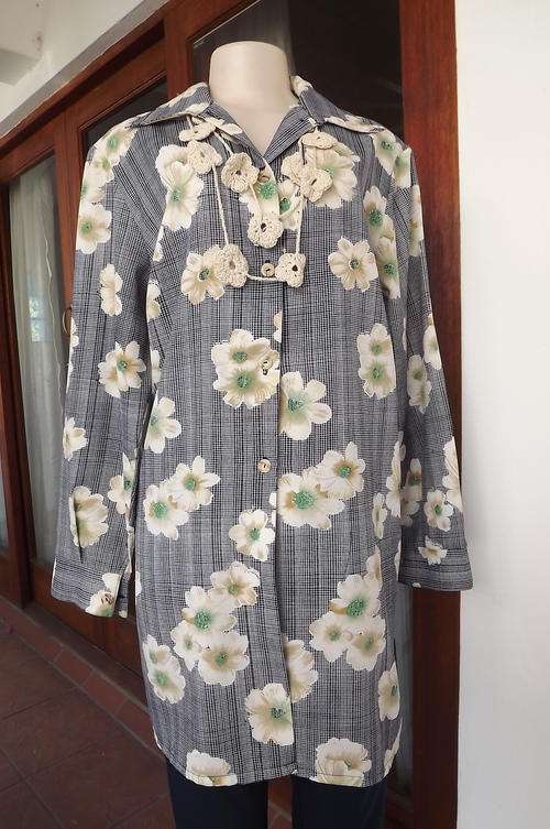 Stunning Extra Long (93cm) Navy Checkered Shirt with Bold Beige with Green Flowers-size 20/44-as new