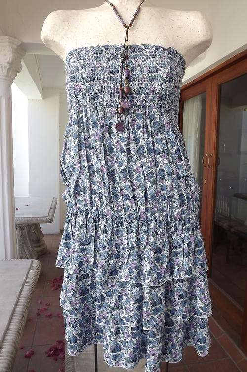 White & Blue Floral 100% Cotton Strapless Summer Dress from Asia in size 8/32 - good for everyday