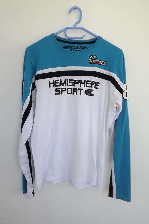 Hemisphere Sport Long Sleeve T-Shirt in 100% Cotton in size Small - good condition