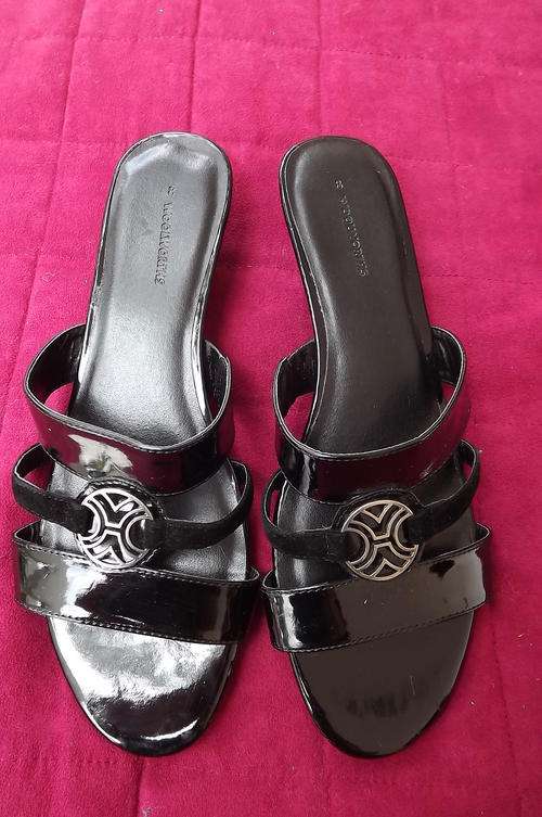 Black Sandal from Woolworths in size 8 - never used - 4cm heel