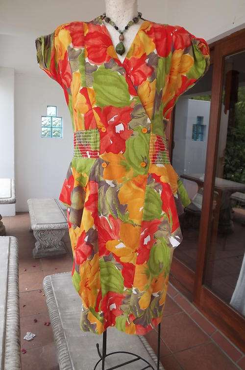 Bold Coloured Floral Polycotton Vintage Dress to fit size 38 to 40 - good condition