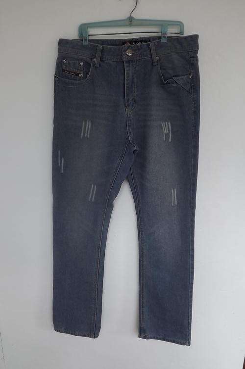 Handsome Men's Stylish Jeans by V-Vot Jeans in size 36 - waist 92cm, inner leg 83cm - lots of detail