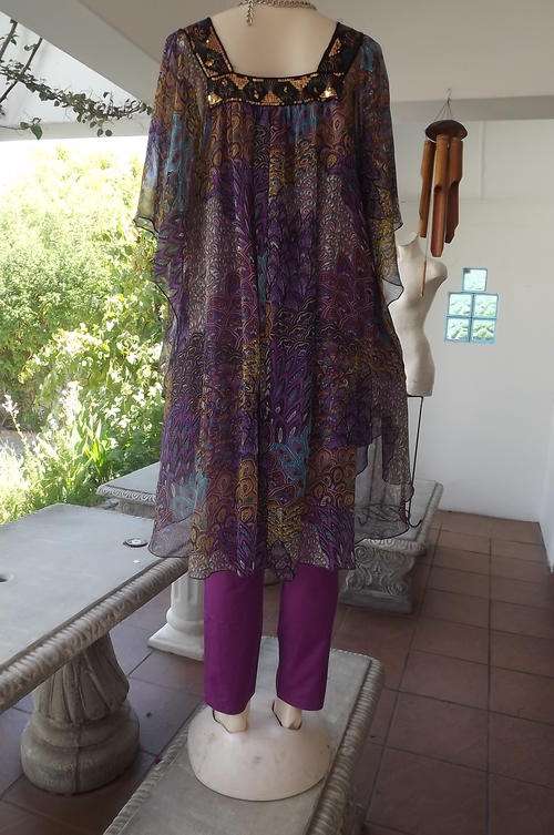 Full Cut Long Lined Top in Purple & Turquoise in size 46 to 48 by Jin Tai Yang - good condition