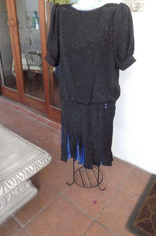 Black Polyester Vintage Dress with Puffed Sleeves in size 14/38 - Blue Satin Trimming-very good cond