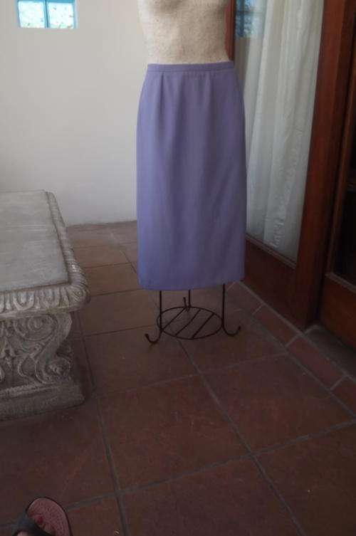 Lavender Pencil Skirt by Donna Clair in size 16/40 - 100% wash & wear polyester -very good condition