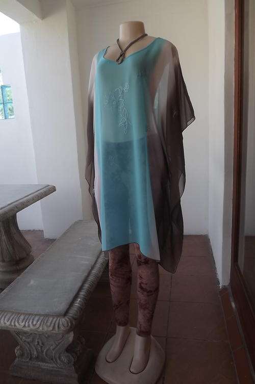 Sheer Loose Top in Beige & Turquoise in size 22/46 - 100% Poly, made in India - as new