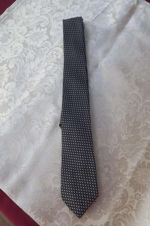 Grey Spotted Skinny Tie - width 5.85cm - as new condition