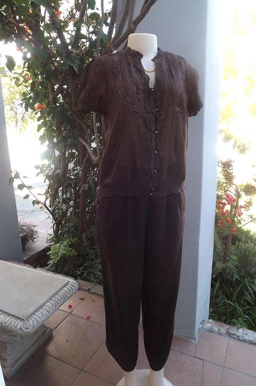 Short Sleeve Chocolate Brown Sheer Blouse with Silver Thread in size 14/38 - good condition