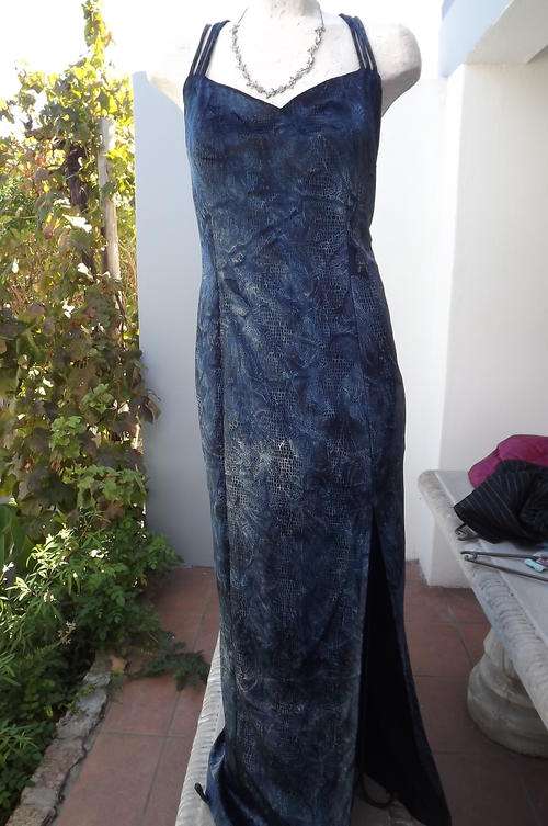 Blue Animal Print Velore Evening Dress - Fully Lined in size 16/40 - Bust 104cm, hips 115cm - as new