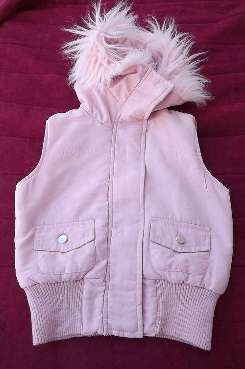 Pink Hooded Sleeveless Jacket for 3-4yr old with 2 Front Pockets, Faux Fur around Hood - good cond
