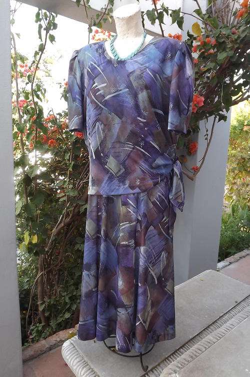 Smart Graphic Print Blue/Green Nuwelle by Rosecraft Panelled Dress in size 22/46 - good condition