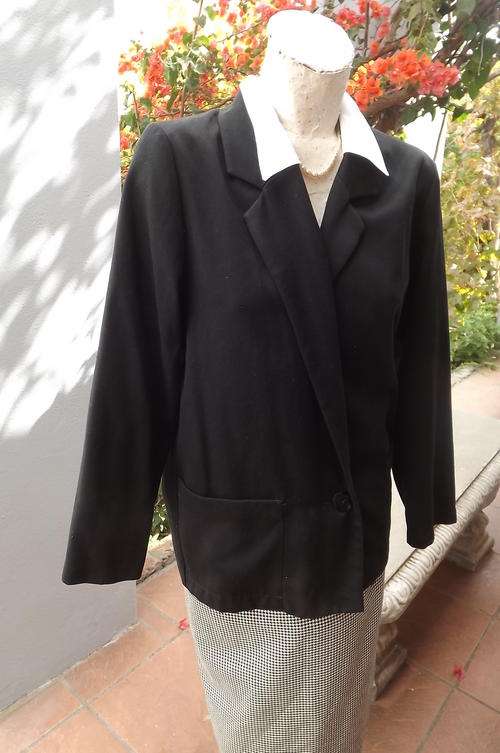 Excellent Quality Black Vintage Ladies Jacket by Princess in size 10/34 - as new condition